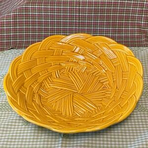 Gorgeous vintage California pottery yellow bowl with weave design (b)